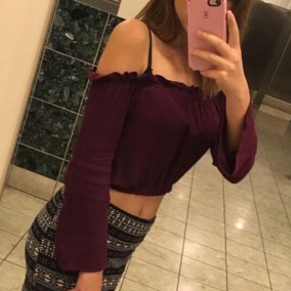 Pacsun Off the shoulder burgundy crop top - Picture 3 of 3